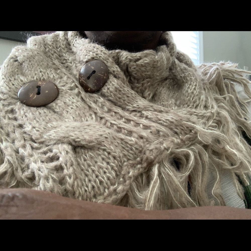 Scarfs - Picture 3 of 4